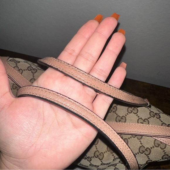 Gucci GG Canvas Medium Bree Bag - Picture 5 of 16